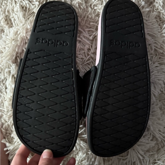 Pink and black Adidas slides - Picture 4 of 4